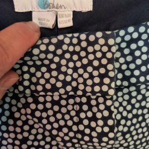 Boden Richmond pant light blue dot on navy